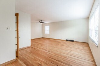 5005 Winona Ave-Unit -A in St. Louis, MO - Foto de edificio - Building Photo