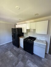 8215 Crudele Dr in Garfield Heights, OH - Building Photo - Building Photo
