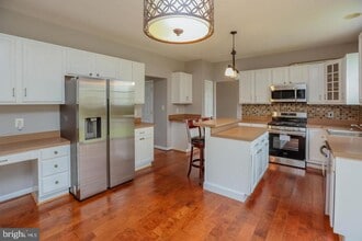 34 Broadbridge Rd in Rosedale, MD - Foto de edificio - Building Photo