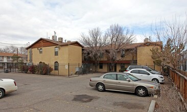 1116 Coal Ave SW in Albuquerque, NM - Foto de edificio - Building Photo