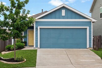 7101 Spirit Hill Rd in Austin, TX - Building Photo - Building Photo