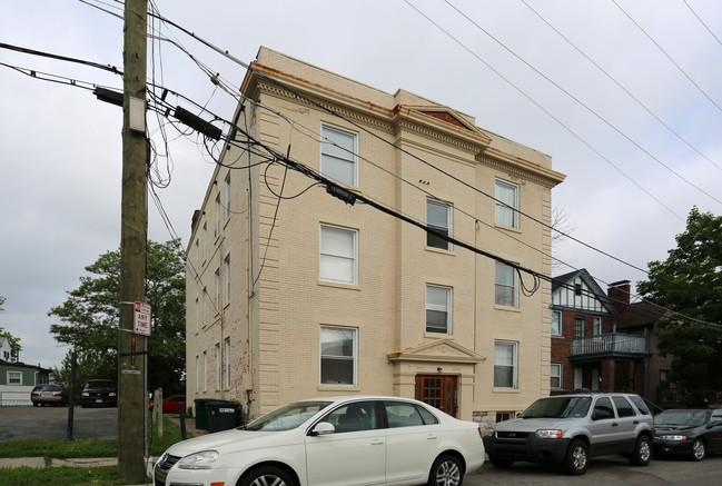 2907-2909 Glendora Ave in Cincinnati, OH - Foto de edificio - Building Photo