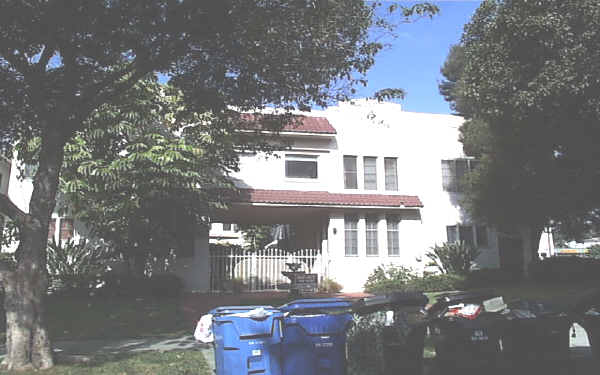 1851-1855 Canyon Dr in Los Angeles, CA - Building Photo - Building Photo