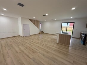 936 NW 10th St in Florida City, FL - Building Photo - Building Photo