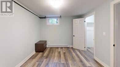 2 Adie Pl in St Catharines, ON - Building Photo - Building Photo