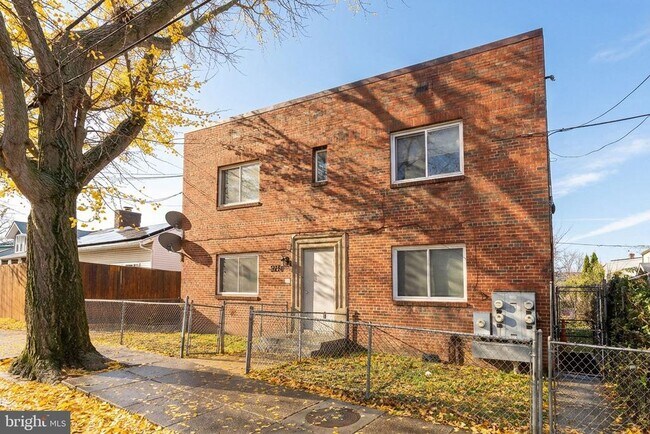 3207 11th Pl SE in Washington, DC - Building Photo - Building Photo