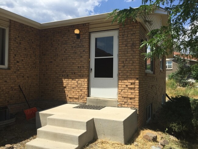 16870 W 14th Pl in Golden, CO - Building Photo - Building Photo