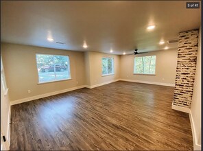 112 S University Ave in Fayetteville, AR - Building Photo - Building Photo