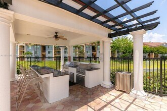 120 Villa Cir in Boynton Beach, FL - Building Photo - Building Photo