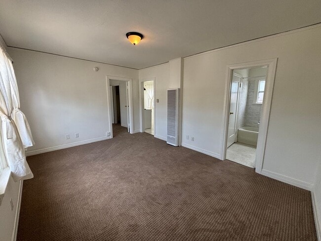 property at 2809-2821.5-28215 Rowena Ave