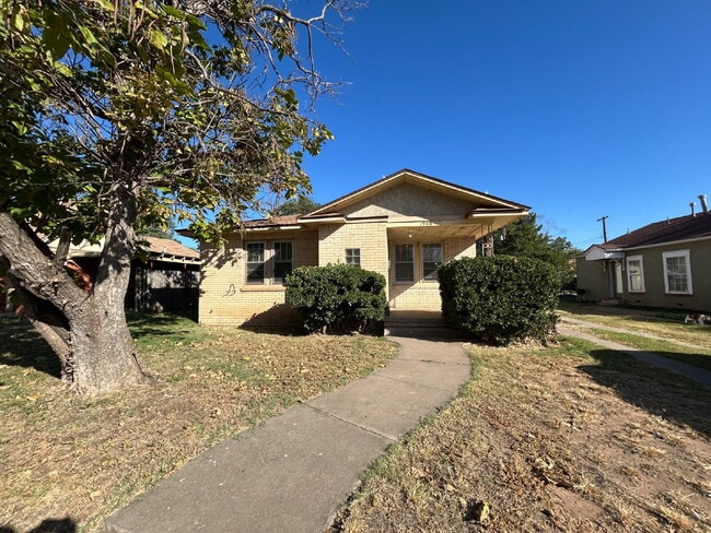 property at 1906 24th St