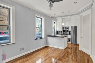 141 Ridge St, Unit A in New York, NY - Building Photo - Building Photo
