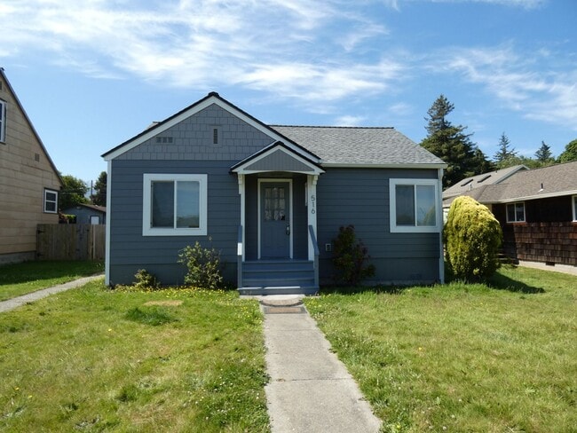 property at 516 E 3rd St