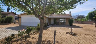 7708 Mariposa Trl in Yucca Valley, CA - Building Photo