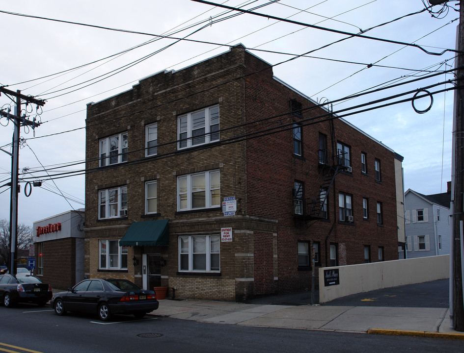 11 Elm St in Montclair, NJ - Building Photo