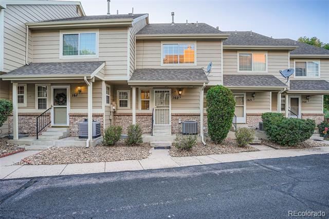 1470 S Quebec Way in Denver, CO - Foto de edificio - Building Photo
