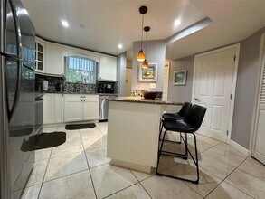 17801 N Bay Rd, Unit 212 in Sunny Isles Beach, FL - Building Photo - Building Photo