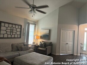 15307 McKays Lark in San Antonio, TX - Building Photo - Building Photo