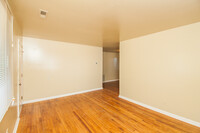 1206 Cleona Dr in Chesapeake, VA - Building Photo - Building Photo