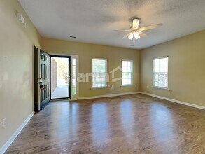 202 Mare Ct in Simpsonville, SC - Foto de edificio - Building Photo