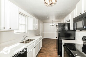 9430 Sleepy Hollow Ln in Jonesboro, GA - Foto de edificio - Building Photo