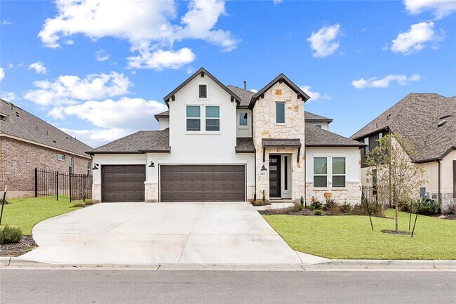 682 Two Creeks Ln in Austin, TX - Building Photo - Building Photo