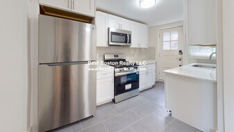 38 Gibson St, Unit 5B in Cambridge, MA - Building Photo