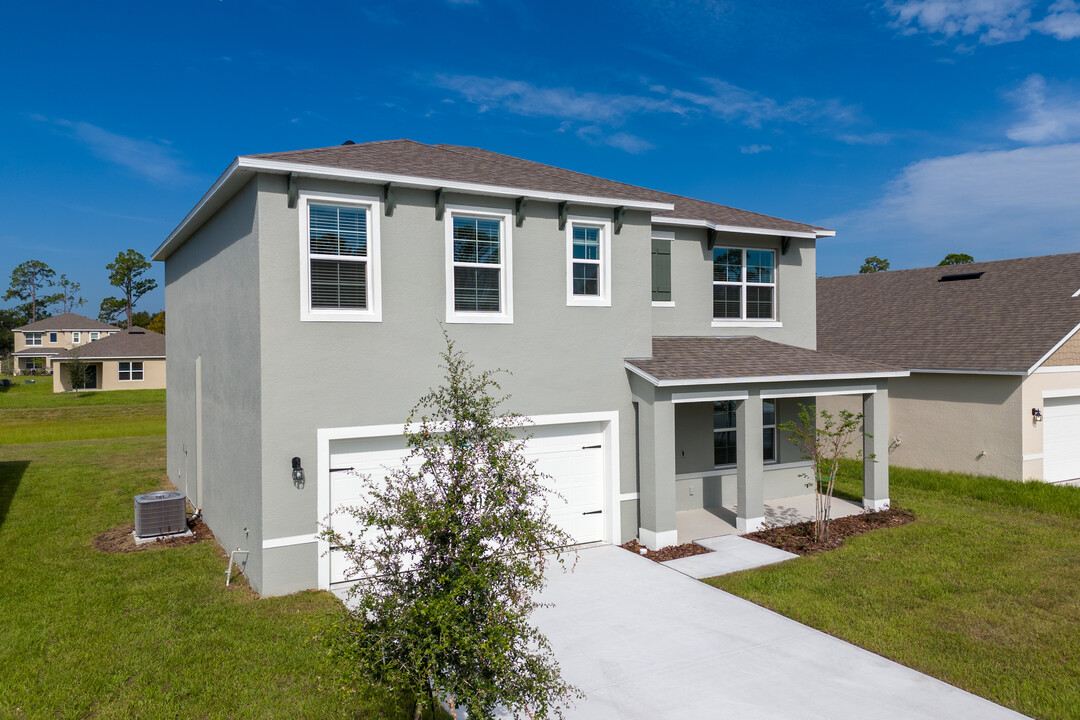 Champions Quarters in Daytona Beach, FL - Foto de edificio