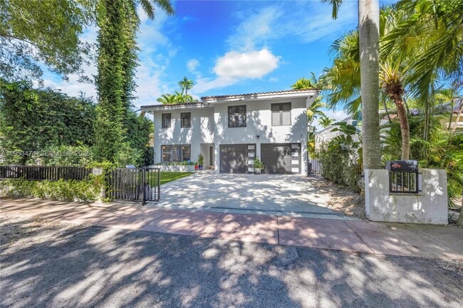 1117 Alberca St in Coral Gables, FL - Building Photo - Building Photo