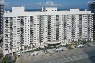 Maison Grande in Miami Beach, FL - Building Photo - Building Photo