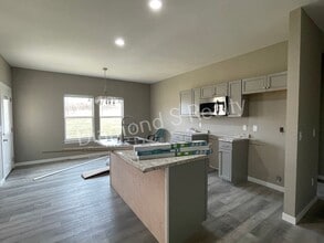 2122 N 26th St in Ozark, MO - Building Photo - Building Photo