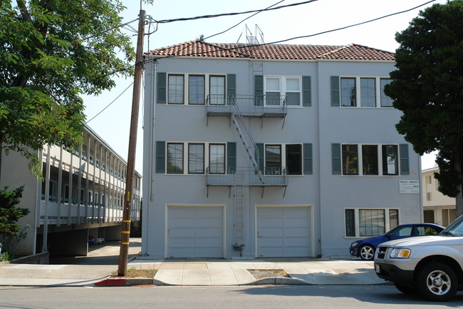 20 Highland Ave in Burlingame, CA - Foto de edificio - Building Photo