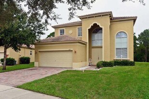 5671 Sunberry Cir in Fort Pierce, FL - Building Photo