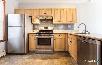 79 Atwater St in West Haven, CT - Building Photo - Building Photo