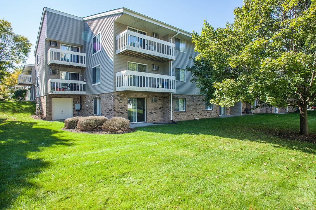 Kimberly Place Apartments in Waukesha, WI - Foto de edificio