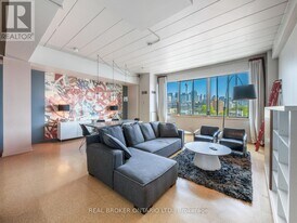 160 Baldwin St in Toronto, ON - Building Photo