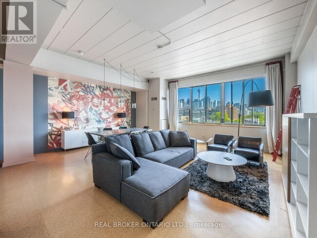 property at 160 Baldwin St