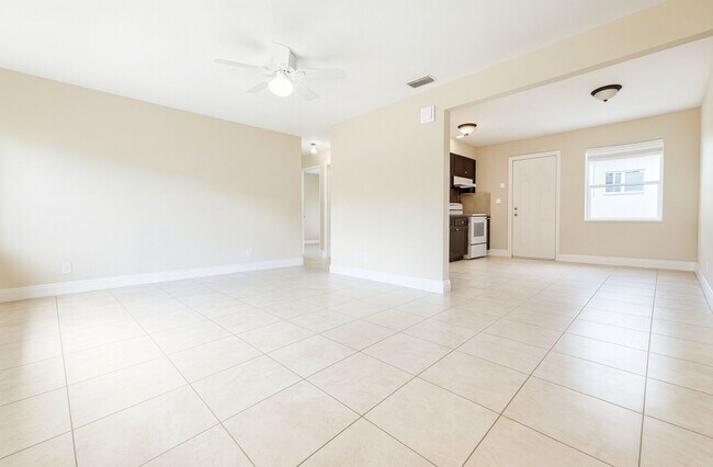 5417-5419 Fourth Ave in Ft. Myers, FL - Building Photo - Building Photo