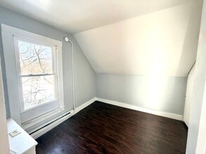 909 Oak St in Syracuse, NY - Building Photo - Building Photo