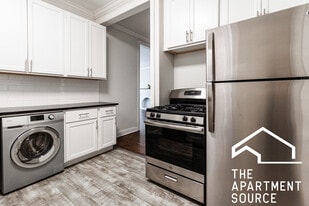 1132 Maple Ave, Unit 2 in Evanston, IL - Building Photo