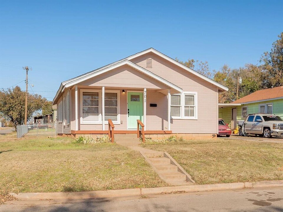 701 SE 31st St in Oklahoma City, OK - Building Photo