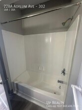 228A Asylum Ave in Hartford, CT - Building Photo - Building Photo