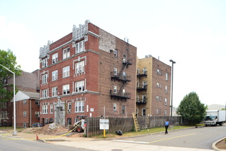 491 William St in East Orange, NJ - Foto de edificio - Building Photo