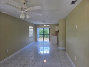 309 NE 169th St in North Miami Beach, FL - Building Photo - Building Photo