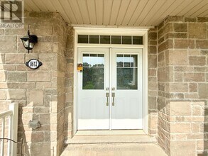 8612 Chickory Trail in Niagara Falls, ON - Building Photo - Building Photo