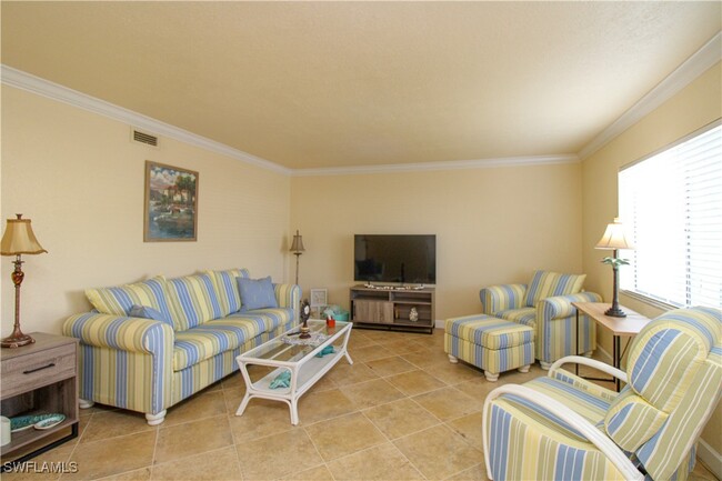 4615 Bayshore Dr in Naples, FL - Building Photo - Building Photo