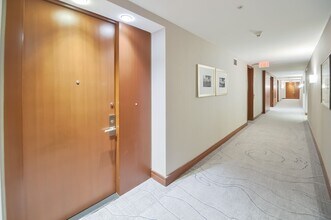 1414 S Penn Sq, Unit 8C in Philadelphia, PA - Building Photo - Building Photo