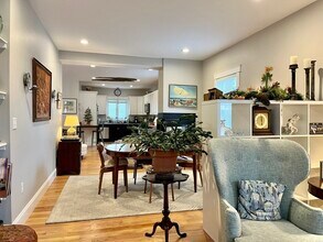 9 Sherman St in Medford, MA - Foto de edificio - Building Photo