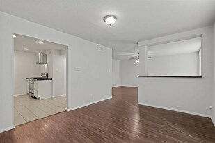 6024 Westridge Ln in Benbrook, TX - Building Photo