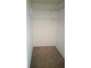 1510 NE 12th Ter, Unit E-13 in Jensen Beach, FL - Building Photo - Building Photo